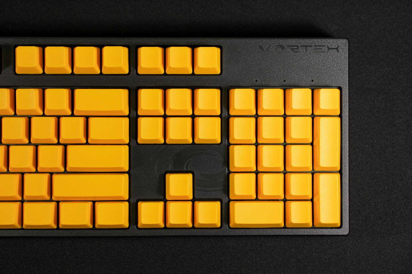 OEM PBT 黃色無刻鍵帽組 (104鍵)